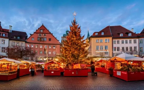 Weihnachtsmarkt-Stimmungsvoller-Markt